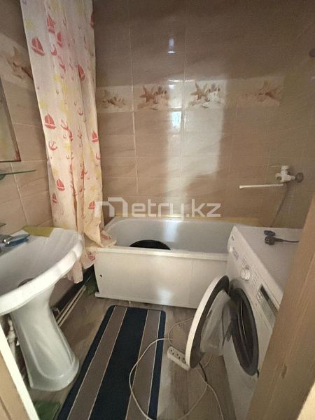 2 к.кв., 8 мкр Алтай 1 эт